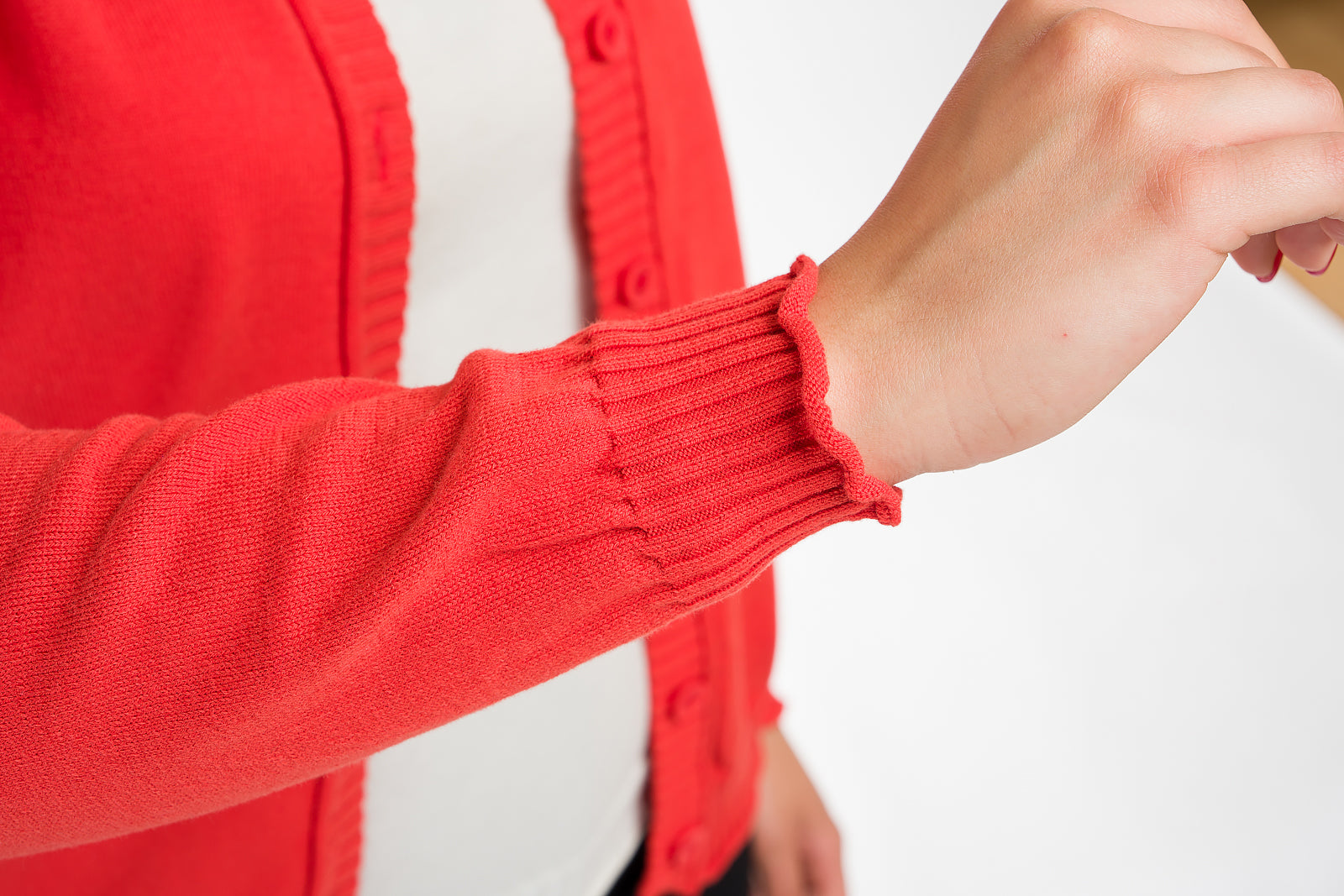 manica e polsino cardigan leggero donna mezza stagione rosso corallo