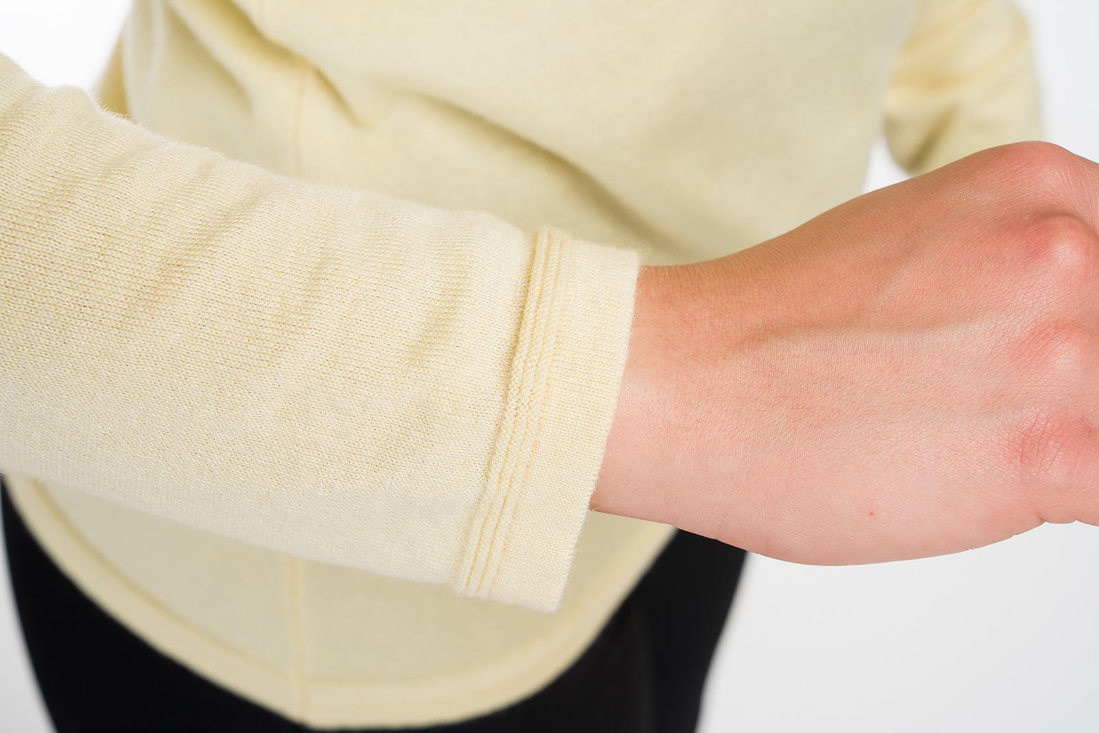 dettaglio polsino della maglia donna Elodì