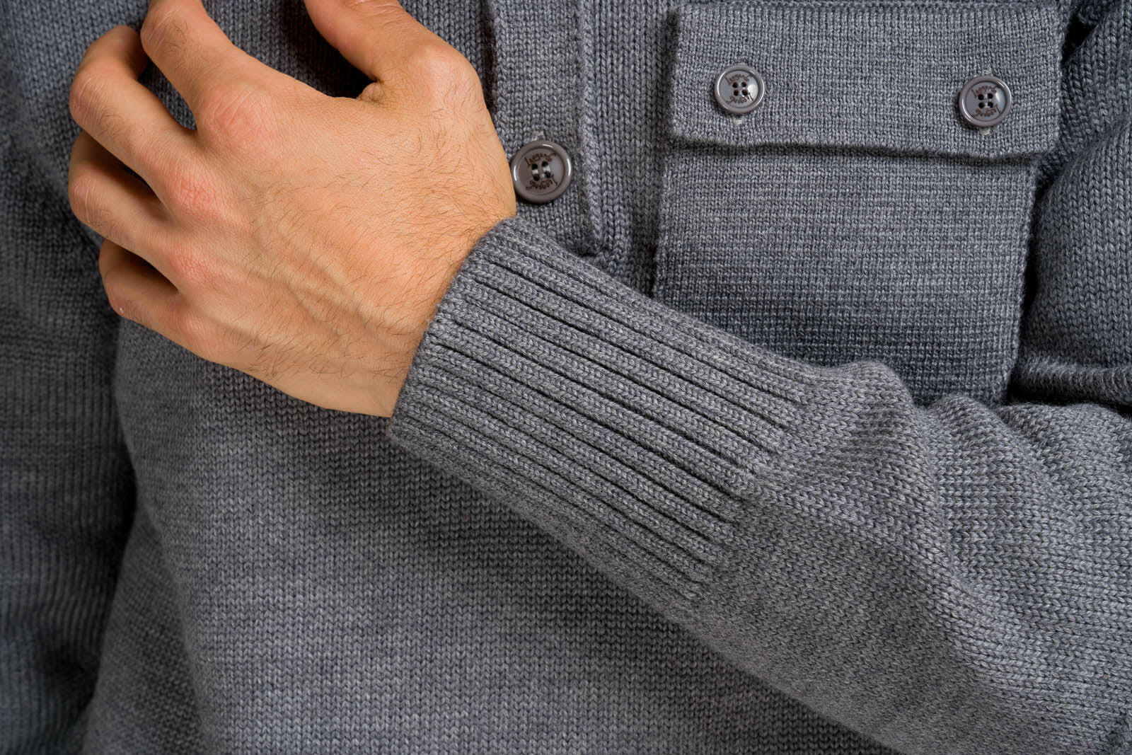dettagli maglione uomo stone
